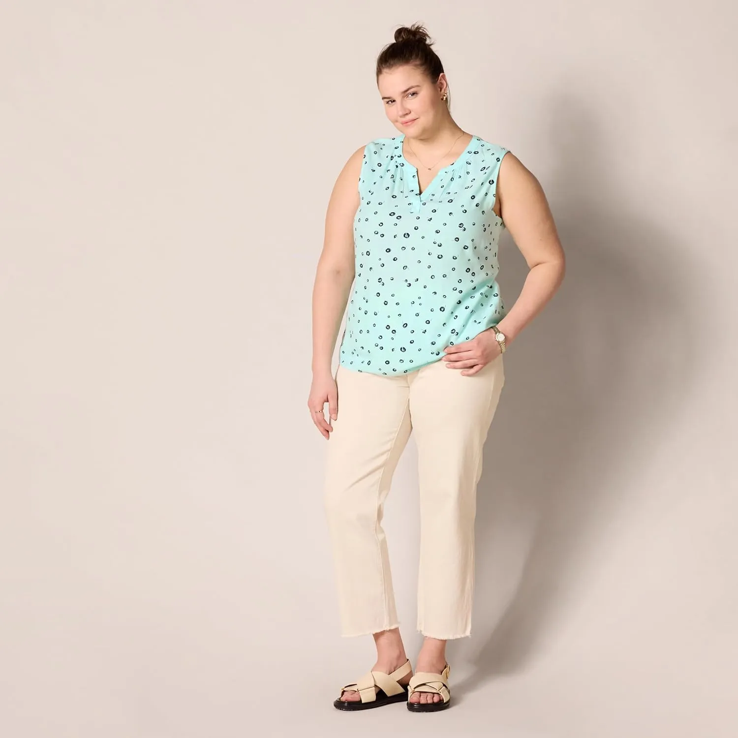 Amazon Essentials Women's Sleeveless Woven Shirt