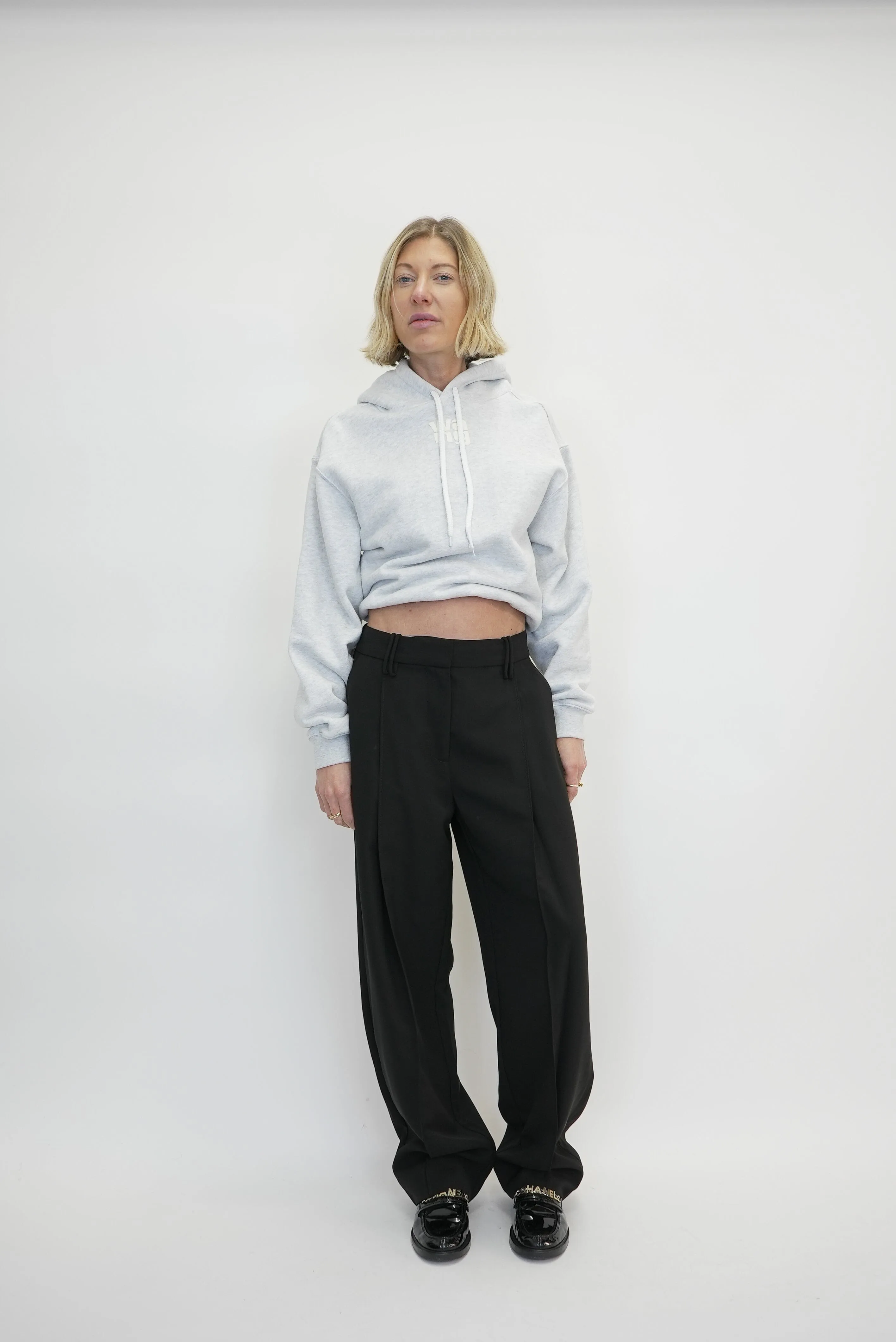 LIGHT TWILL SUITING RELAXED PLEATED PANTS IN BLACK