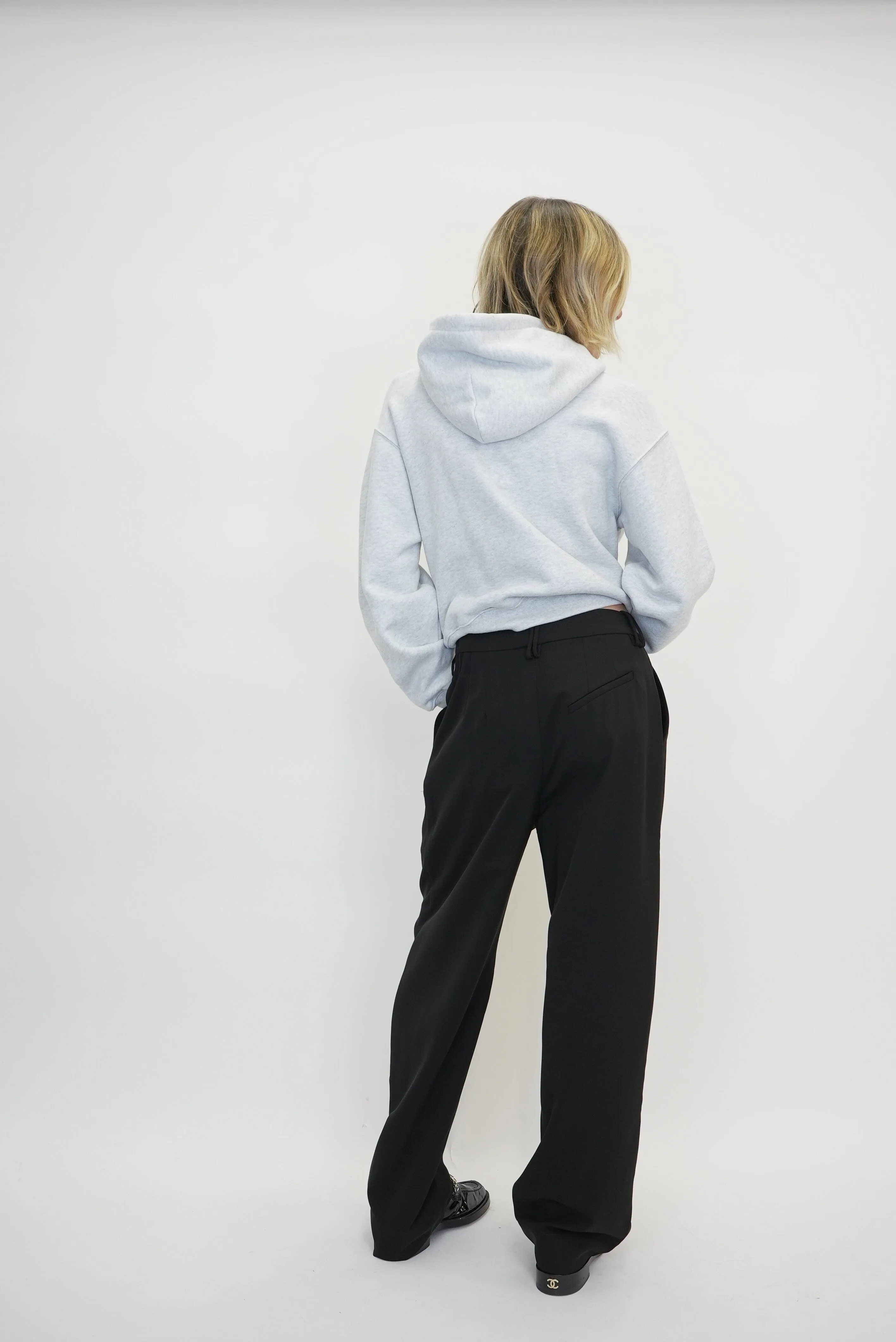 LIGHT TWILL SUITING RELAXED PLEATED PANTS IN BLACK