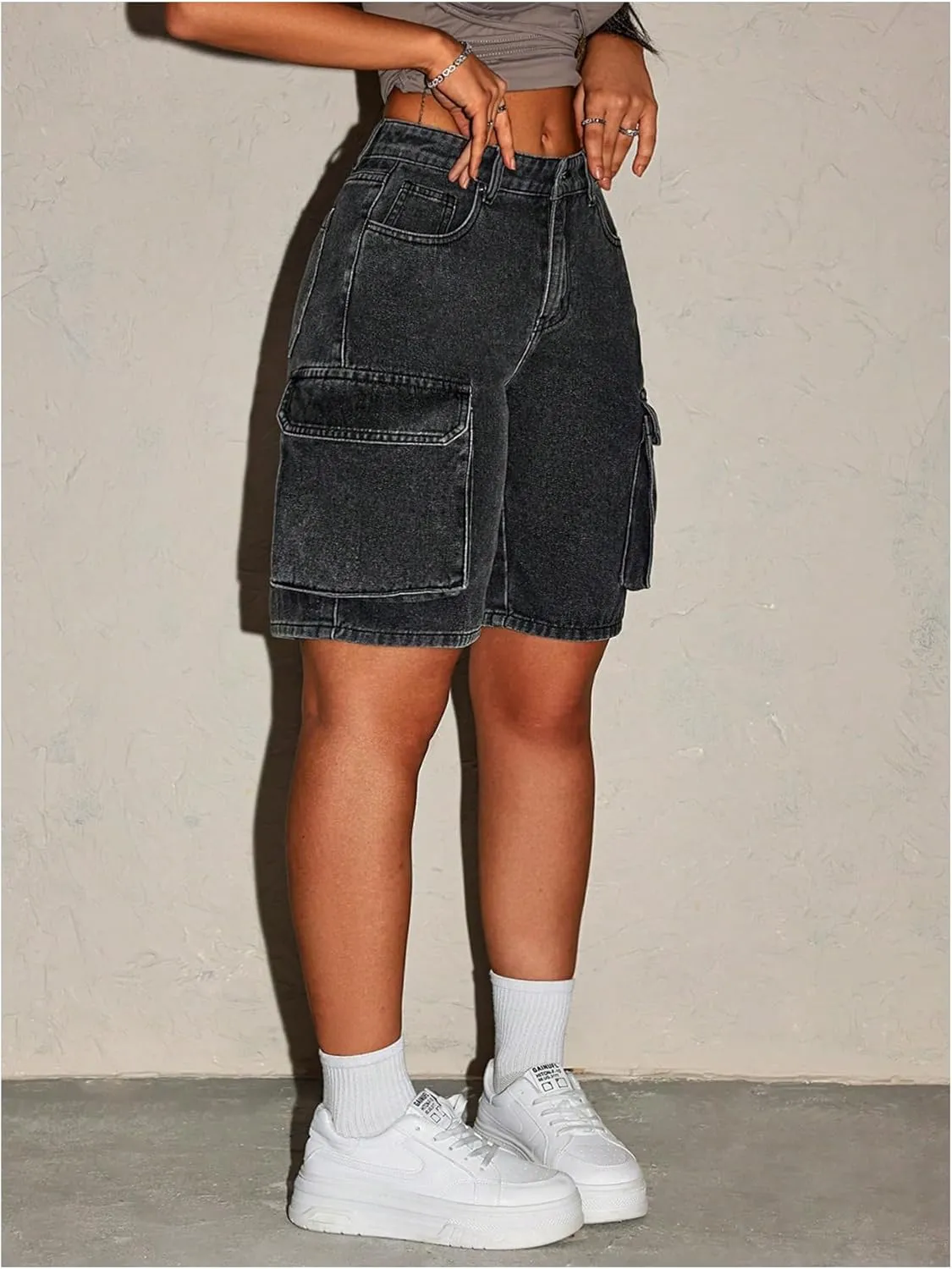 MakeMeChic Women's Low Waist Denim Cargo Shorts Flap Pocket Baggy Y2K Bermuda Jean Shorts