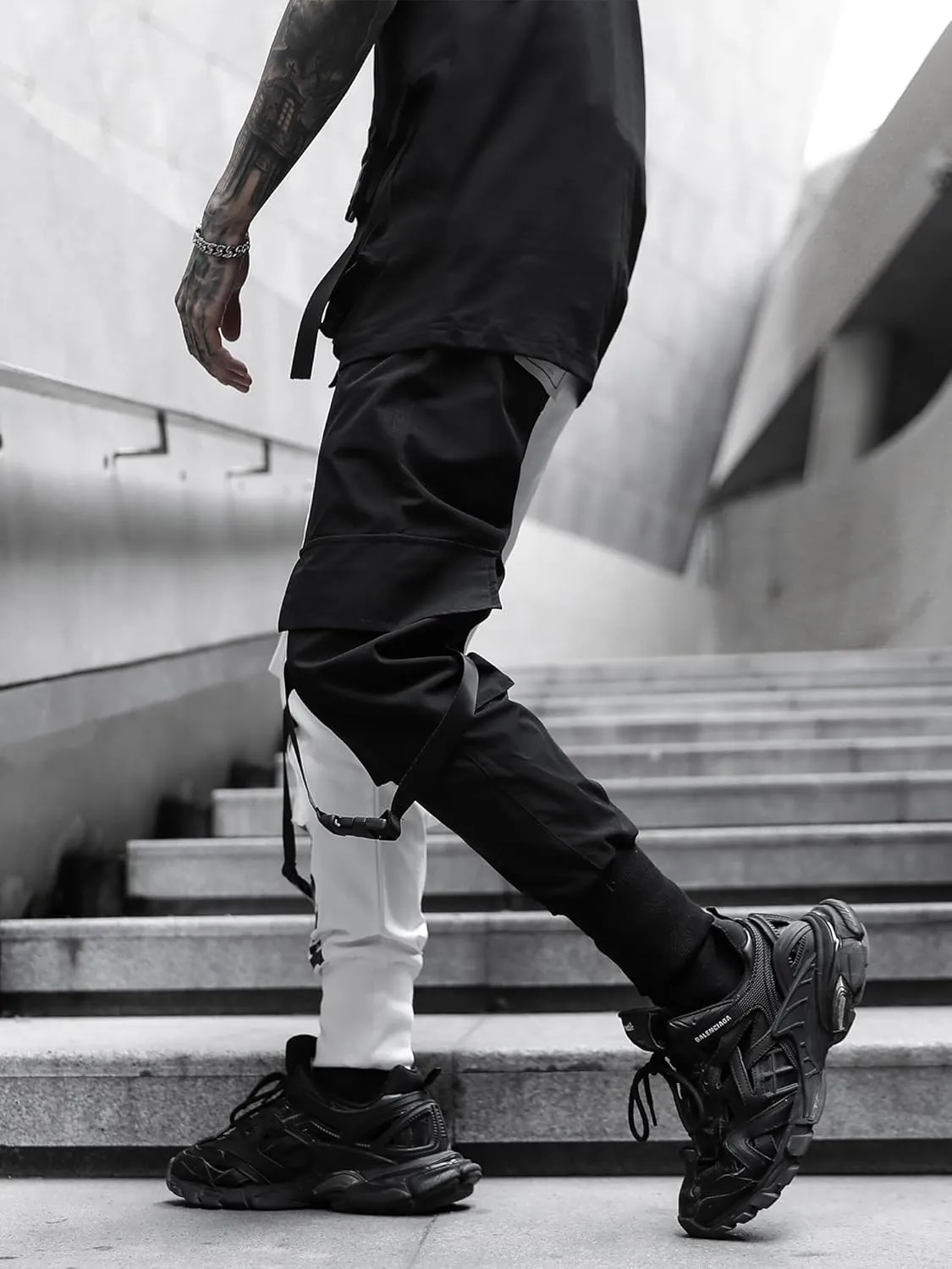 Men's Jogger Pants Punk Cargo Baggy Techwear Hip Hop Harem Pants Streetwear Tactical Track Pants Black White