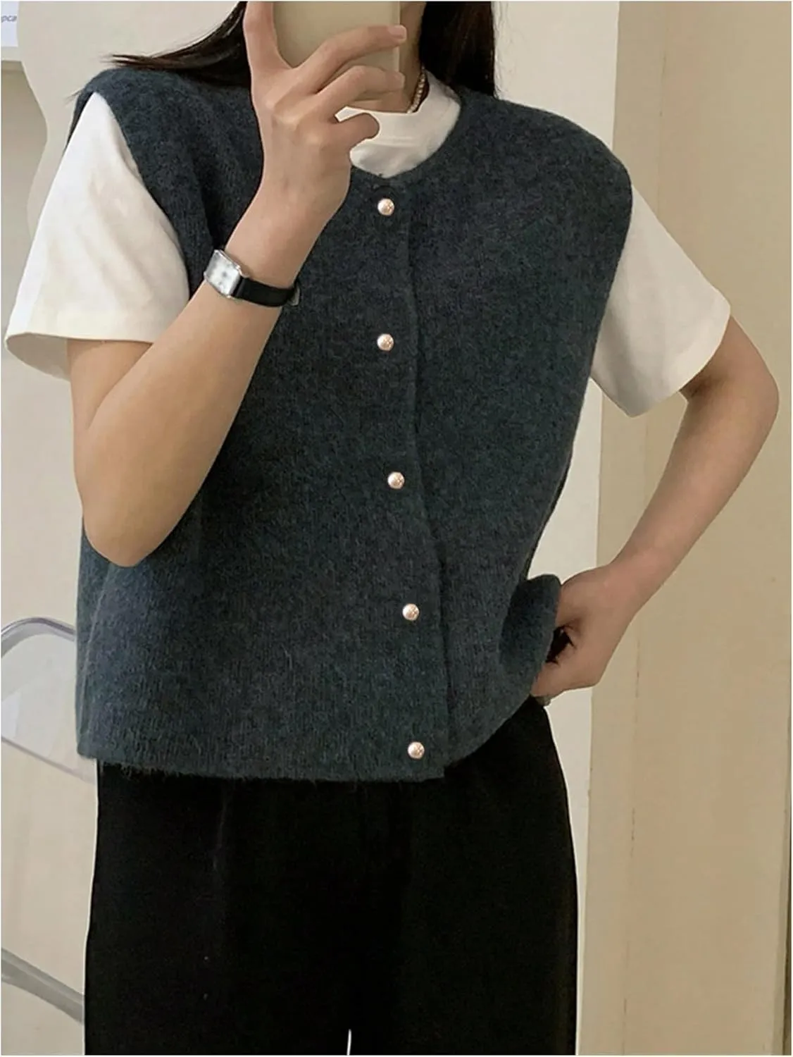 OYOANGLE Women's Button Front Cardigan Sweater Sleeveless Crew Neck Knit Sweater Vest