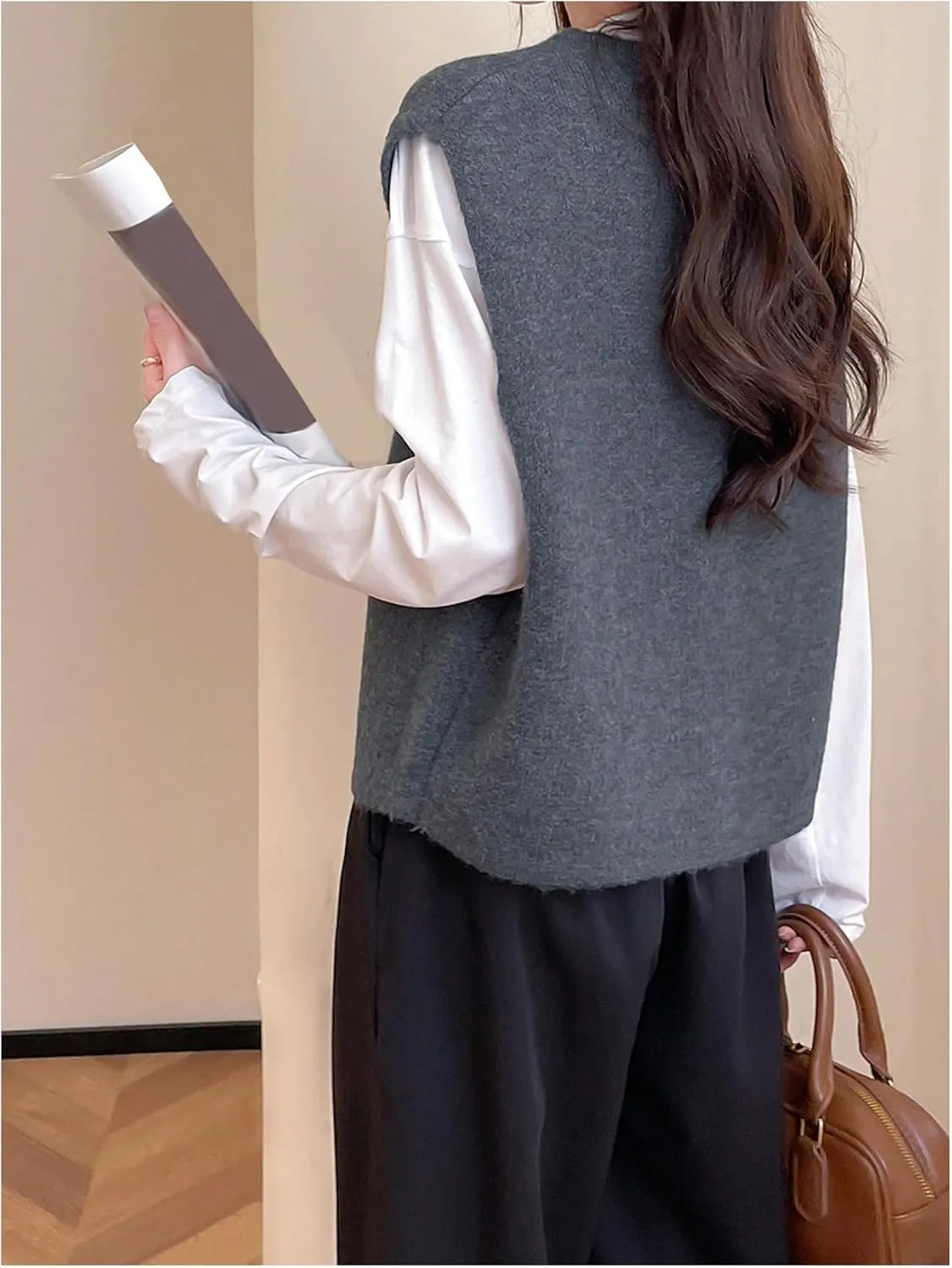 OYOANGLE Women's Button Front Cardigan Sweater Sleeveless Crew Neck Knit Sweater Vest
