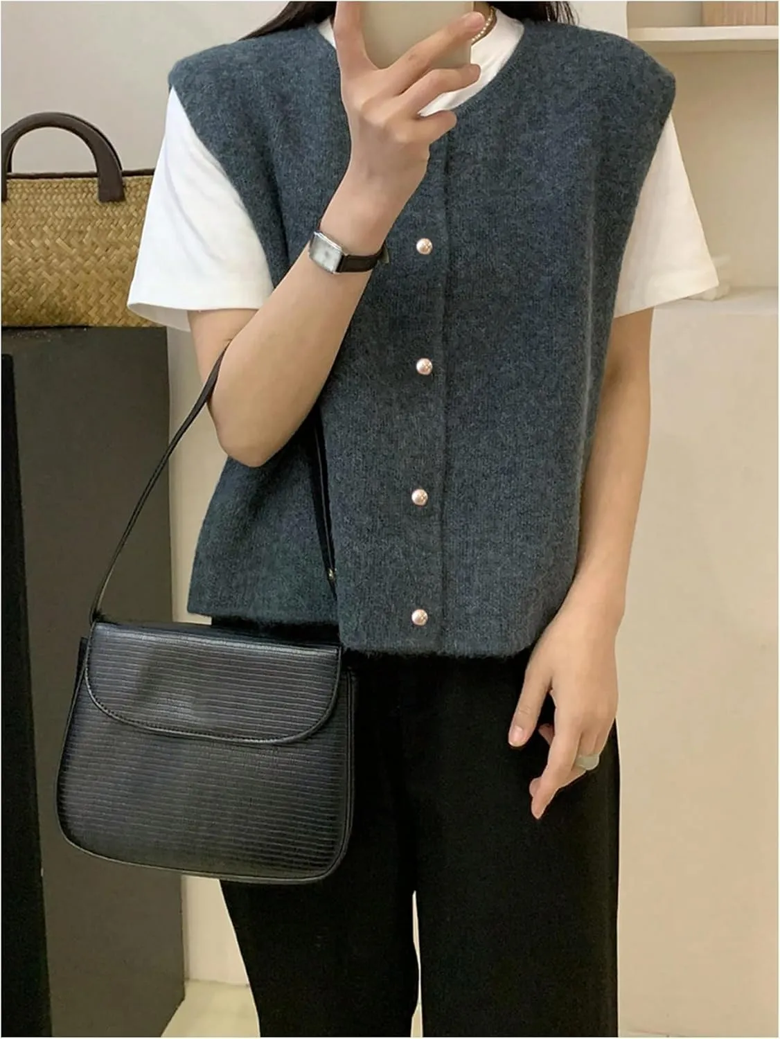 OYOANGLE Women's Button Front Cardigan Sweater Sleeveless Crew Neck Knit Sweater Vest
