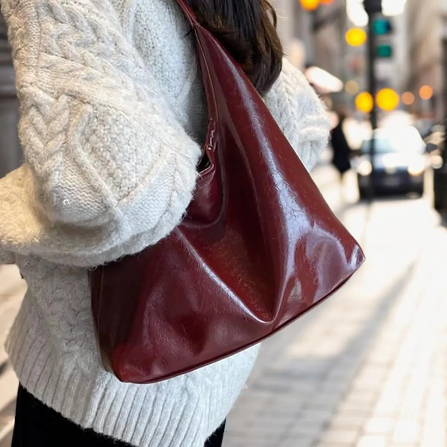 Shoulder Bag for Women Wine Red Large Capacity Leather Tote Bag with Magnetic Clasp Retro & Stylish Easy Matching