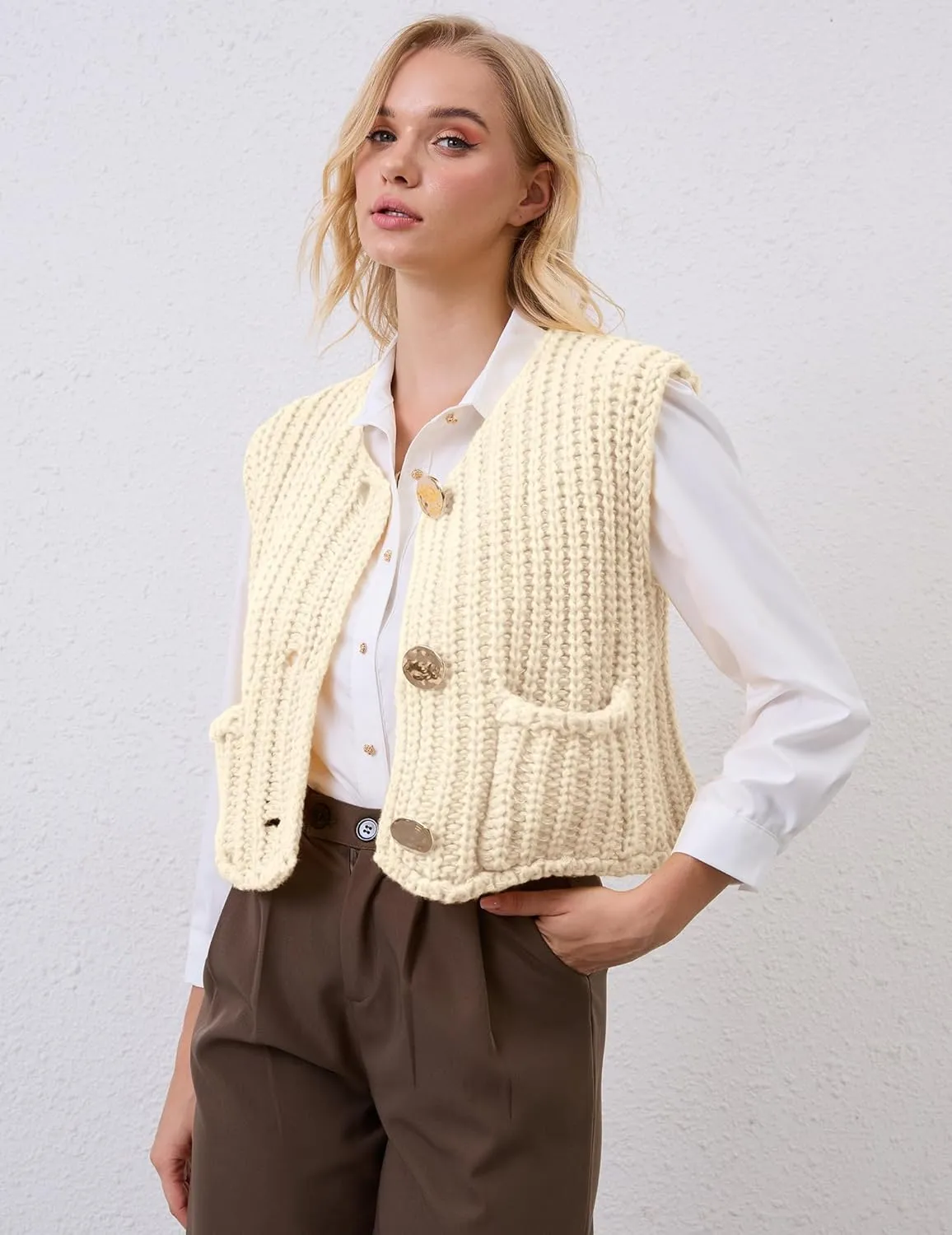 Women Crochet Knit Sweater Vest Button Up Cropped Casual Sleeveless Vest Fashion Vintage Cardigan with Pocket