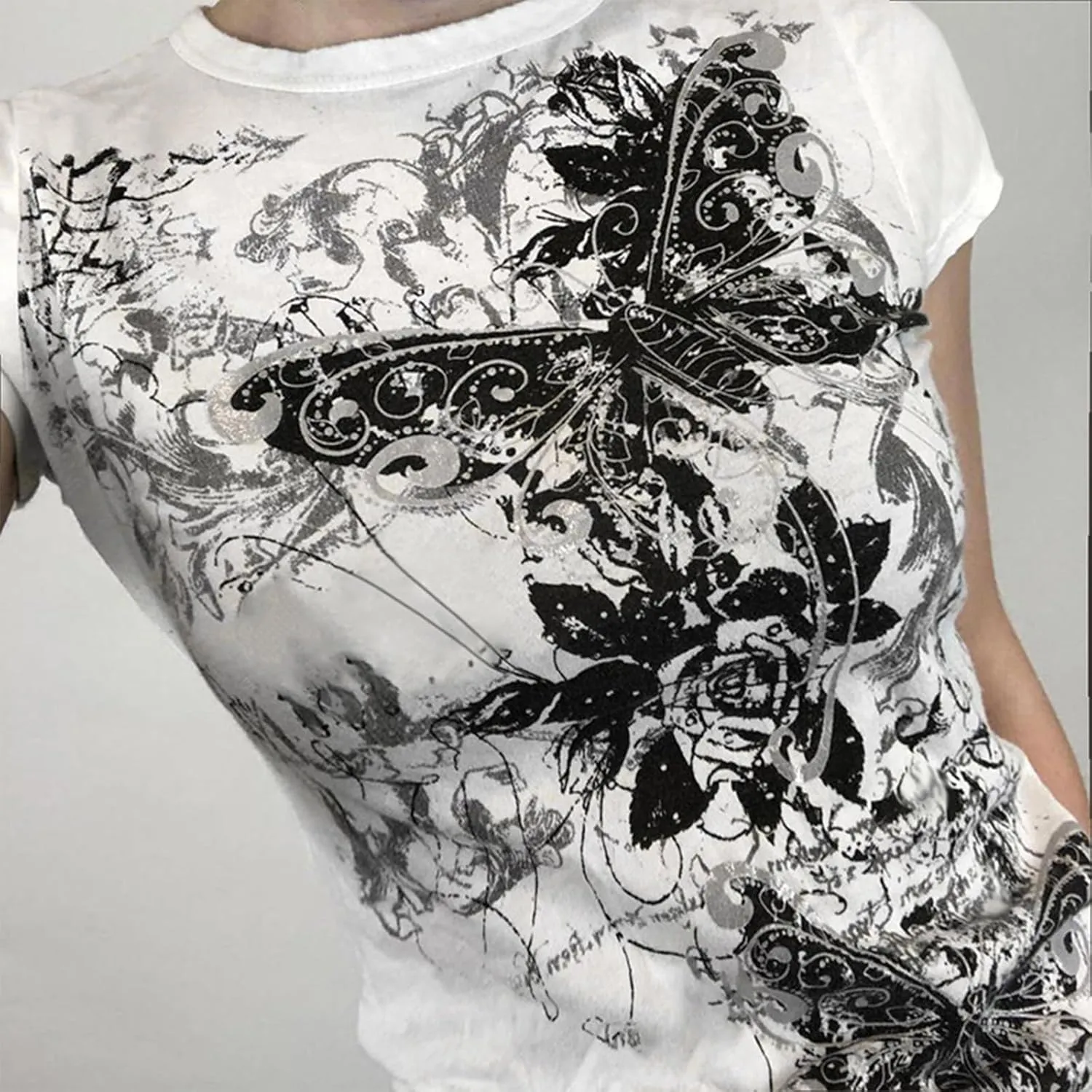 Women Y2k Grunge Shirt Goth Vintage Graphic Tee 2000s Aesthetics Short Sleeve Crewneck T-Shirt Summer Going Out Top